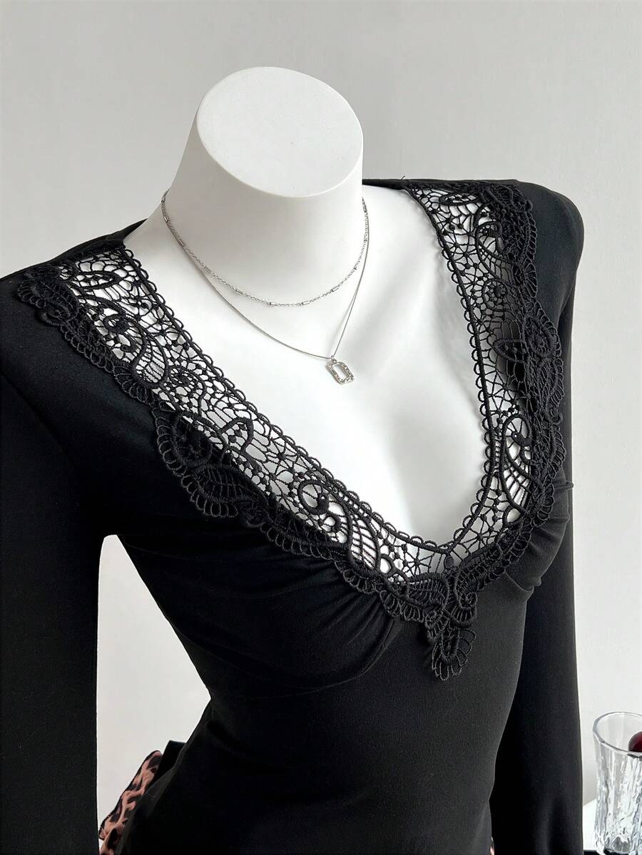 Elamini Women's Casual V-Neck Lace Patchwork Ruched Lantern Sleeve Fitted Long Sleeve T-Shirt, Winter - Black - View 1