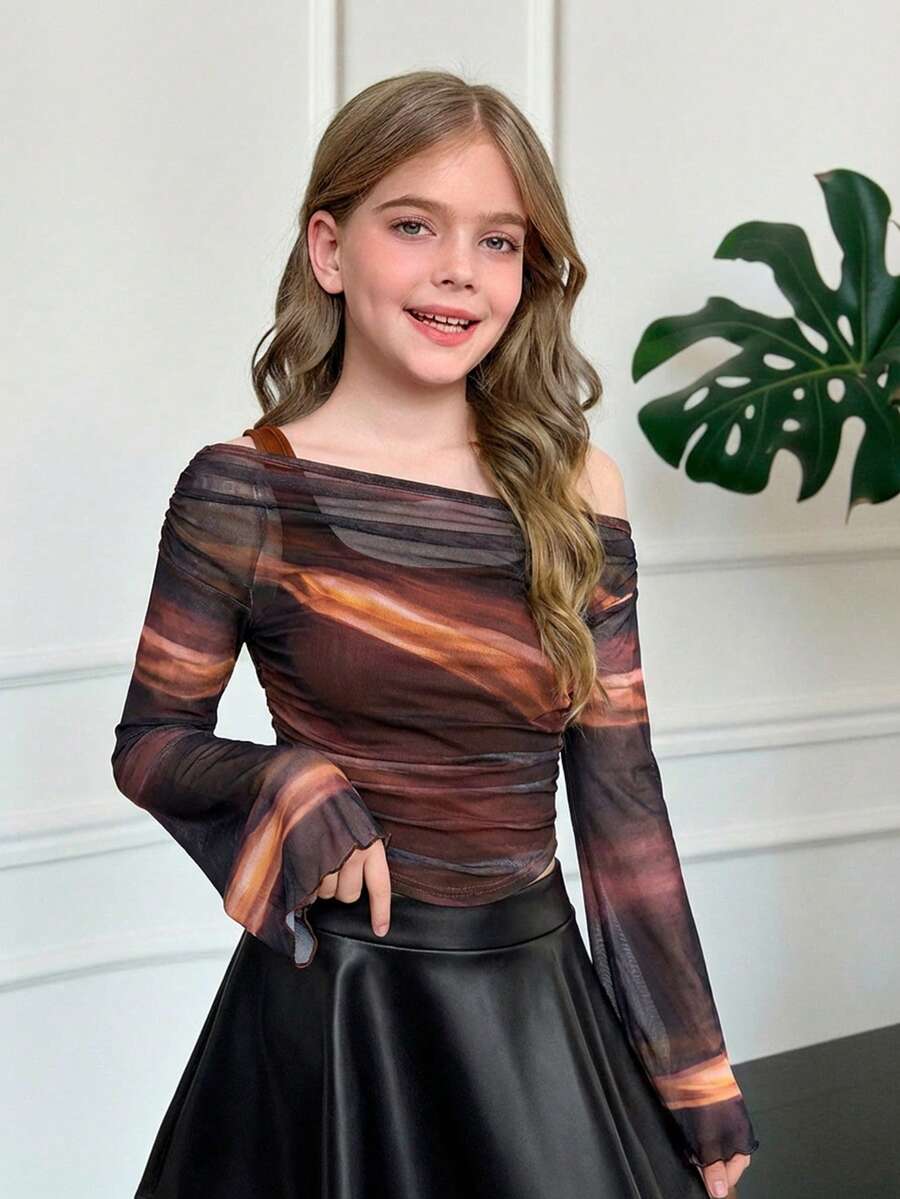 SHEIN Serisse Kids 少女扎染不对称单肩喇叭袖长袖短款T恤 - 棕色 - 查看 1