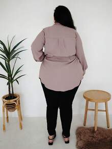 Truni Plus Size Women's Solid Color Long Sleeve Single-Breasted Casual Pocket Shirt, For Pear Triangle Body Shape - Khaki - View 2