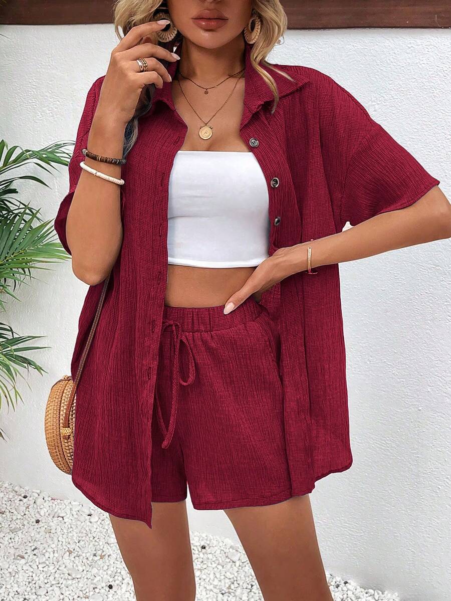 EMERY ROSE Conjunto de 2 piezas de camisa de botones frontales y pantalones cortos de unicolor para mujer - Rojo - Ver 1