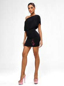 BABYPHAT Vestido mini ajustado con hombros caídos, detalles en rosa, cuello asimétrico y mangas cortas para fiesta, salida nocturna - Negro - Ver 3