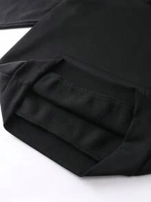 Manfinity 这款男士双层连帽卫衣采用巴克莱银行标志性的双层帽设计，并饰有基督教印花，令人联想起宗教服饰。这款简约百搭的秋冬上衣是圣诞节、新年和其他节日的理想之选，也是本季的完美礼物。 - 黑色 - 查看 5
