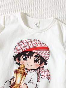 SHEIN Festival 2pcs/Set Young Boy Graphic Print T-Shirt And Geometric Pattern Pants With Hat, White Round Neck Boy Portrait Print Pants