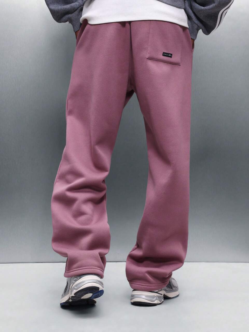 PLAYBOY X SUMWON Pantalones de chándal de pierna ancha con cordón en la cintura y bolsillos laterales para comodidad casual y ajuste relajado en el día a día