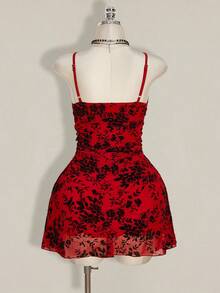 SHEIN ICON Váy xếp ly hoa cổ điển cỡ lớn dành cho nữ, váy hai dây xếp ly Y2K cổ điển, phù hợp cho mùa thu, kỳ nghỉ, tốt nghiệp, trở lại trường - Màu Đỏ Sâu - Xem 2