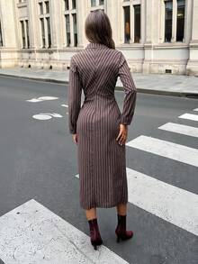Siren Gaze Đầm dài nữ thời trang công sở kẻ sọc cài cúc phía trước, đầm thanh lịch cho nữ, đầm thường ngày cho nữ, trang phục thường ngày cho nữ, đầm kín đáo phong cách Trung Đông. - màu nâu - Xem 5