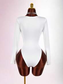 Amplova 复古别致深V领蕾丝边褶皱连体衣，性感长袖，适合派对和约会 - 白色 - 查看 2