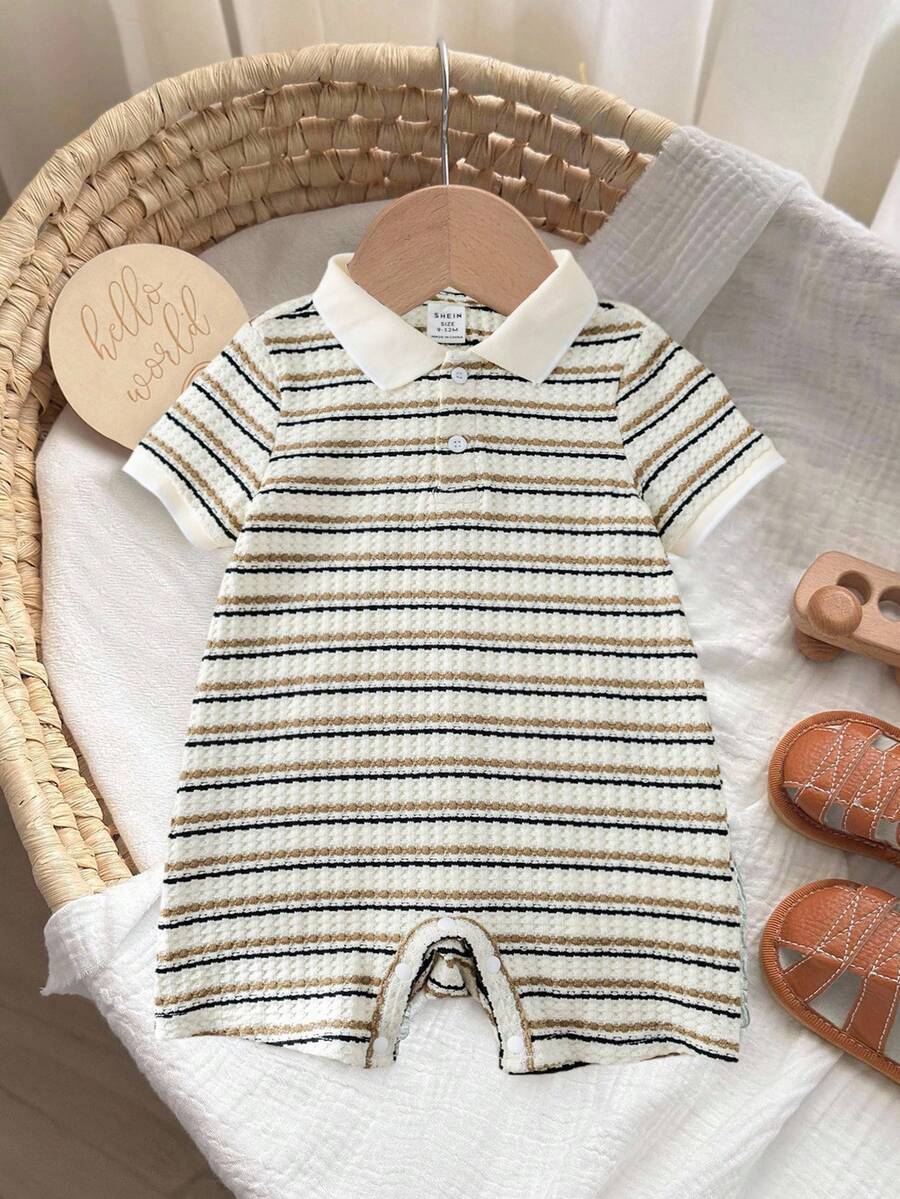 SHEIN 新生儿男/女宝宝绿色纹理柔软舒适提花面料撞色针织柔软polo领短袖半拉链连体短裤，适合度假、居家和外出穿着。 - 卡其色 - 查看 1