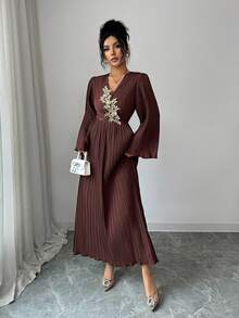 Rafferiza Váy xếp ly cổ chữ V cho nữ, họa tiết hoa 3D chỉ vàng, tay loe, thanh lịch, phù hợp cho trang phục dự tiệc và sang trọng - Cà phê nâu - Xem 5