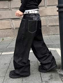 Manfinity EMRG 休闲宽松阔腿牛仔裤，后袋饰有星星和字母刺绣图案 - 黑色 - 查看 4