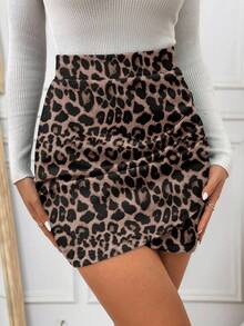 SHEIN Frenchy Minifalda ajustado elegante y casual con pliegues asimétricos, estampado de leopardo - Multicolor - Ver 3