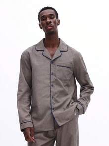 SUMWON 经典格子睡衣套装，包括一件翻领长袖纽扣衬衫和一条配套长款休闲裤。 - 棕色 - 查看 3