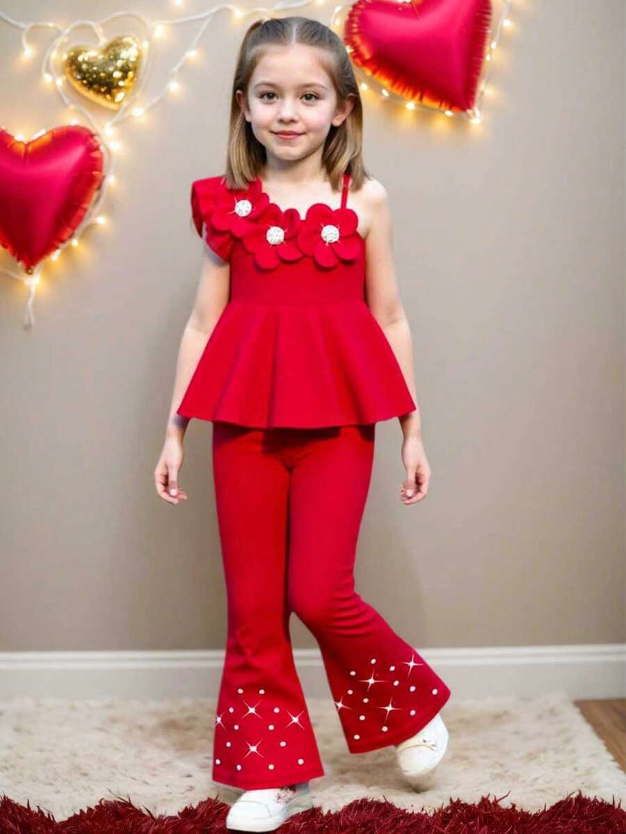 2件套 女童节日红色3D立体花朵珍珠装饰吊带背心+喇叭裤，适合生日、度假、派对、春夏穿着