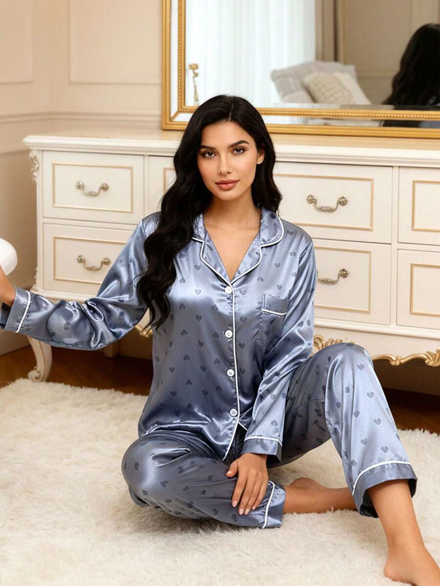LuxeNights Bộ đồ ngủ dài tay và quần in hình trái tim satin - Xanh da trời - Xem 1