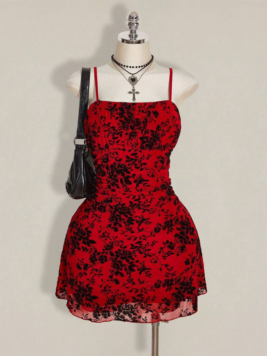 SHEIN ICON Váy xếp ly hoa cổ điển cỡ lớn dành cho nữ, váy hai dây xếp ly Y2K cổ điển, phù hợp cho mùa thu, kỳ nghỉ, tốt nghiệp, trở lại trường - Màu Đỏ Sâu - Xem 1