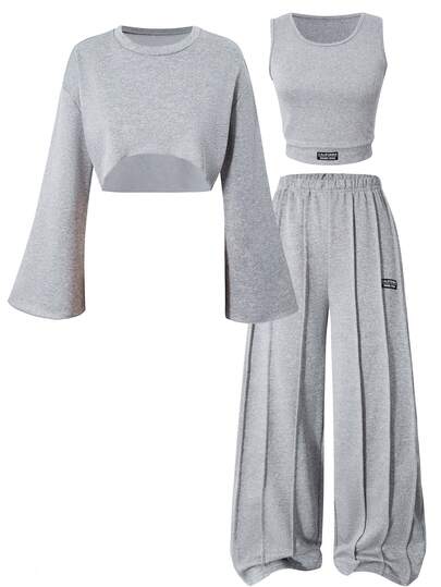 SHEIN Sparklyn 三件套：不规则短款卫衣，宽松落肩喇叭袖设计；修身短款打底衫，饰有小号英文文字；褶裥阔腿运动裤。简约运动风，适合休闲外出和聚会，春、秋、冬三季皆宜。