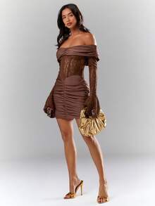 SHEIN Glamour Nuovo abito lungo da donna a maniche lunghe, aderente, con spalle scoperte, schiena scoperta, plissettato, arricciato, in pizzo a maglia, sexy, adatto per tutte le stagioni. Con un elegante design plissettato in vita, adatto per tutto l'anno. Ideale per abiti da ospite di matrimonio, abiti da festa per donne, abiti da compleanno per donne, abiti eleganti da donna, abiti da festa, abiti per appuntamenti serali e abiti da cocktail. - Caffè Marrone - Visualizzare 3