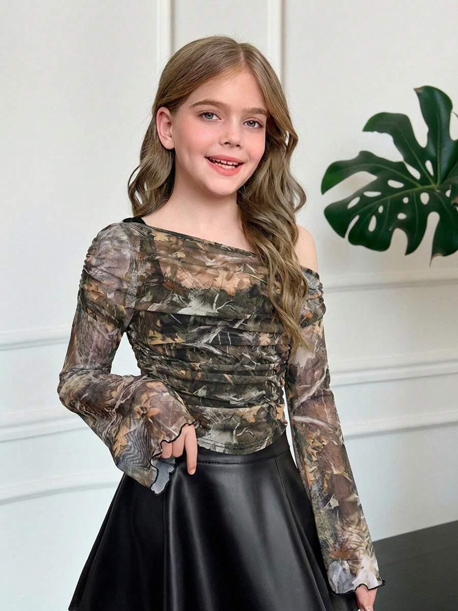 SHEIN Tween Girl Tie-Dye Asymmetric One-Shoulder Bell Sleeve Long Sleeve Cropped T-Shirt - Army Green - View 1