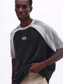 SUMWON 宽松圆领短袖T恤，撞色设计，休闲宽松夏季上衣，带Logo细节，纯色 - 黑色 - 查看 1