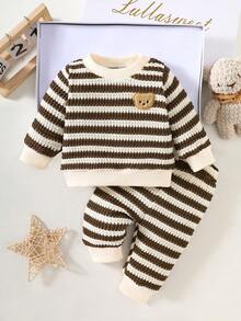 SHEIN 新生男宝宝黑白条纹圆领长袖泰迪熊图案上衣，搭配同色裤子，时尚休闲，简约可爱