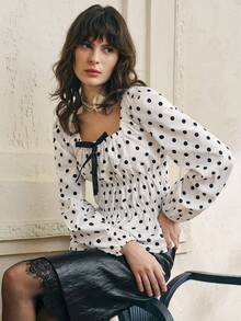 Cévolie Vintage Polka Dot Square Collar Bow Tie Waist Lantern Sleeve Blouse - Black and White - View 5