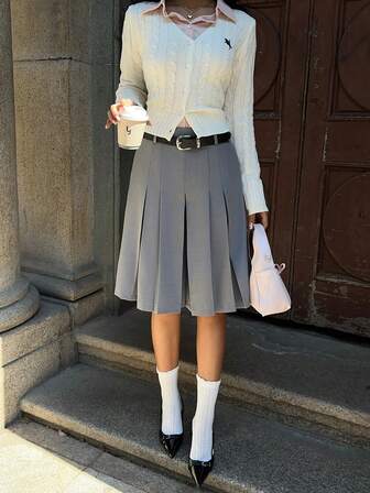 MainGRL Pantaloncini plissettati grigi versatili e alla moda per le donne