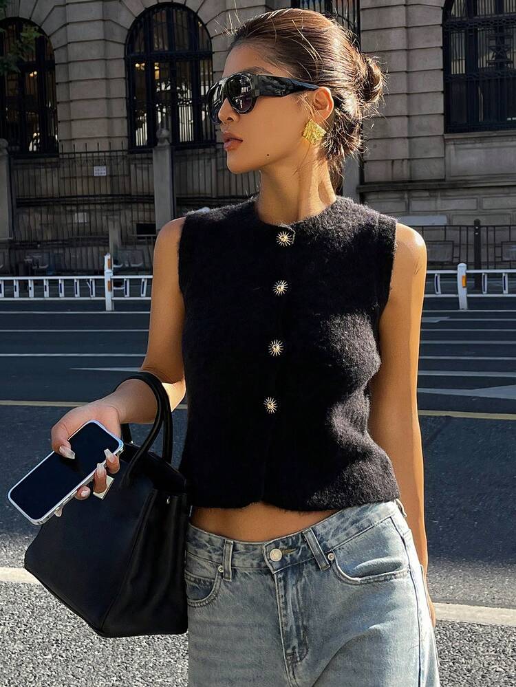 Women's Sleeveless Fitted Knit Top