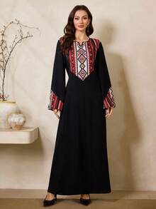 Al Najma Women's Geometric Print V-Neck Long Sleeve Arabic Style Dress - Black - View 3