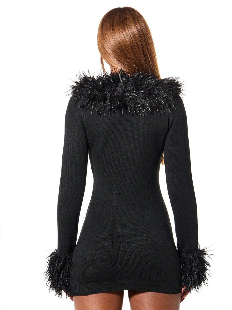SUMWON Robe pull mini moulante à tricot torsadé avec encolure à lacets et détails de bordure en fausse fourrure. Robe pull pour soirée d'hiver