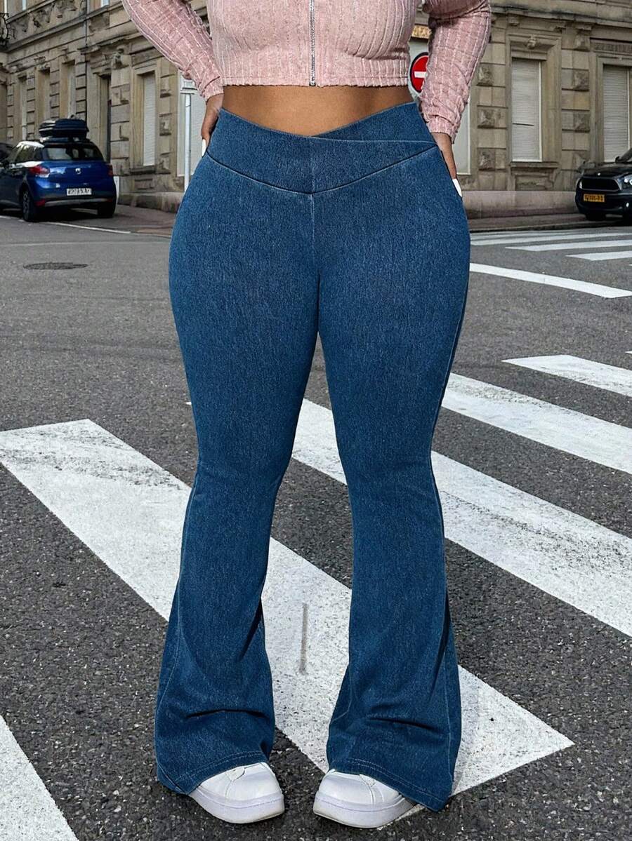 Dripcurv 大码女式蓝色弹力针织牛仔裤，四季皆宜的喇叭牛仔裤，新年服装