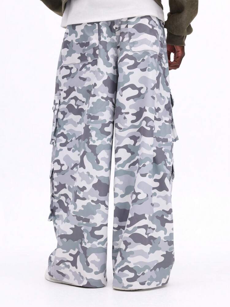 주머니가 달린 헐렁한 위장 카고 팬츠