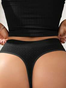 1pc Plus Size Women Seamless Solid Color Invisible Thong Panty - Black - View 2