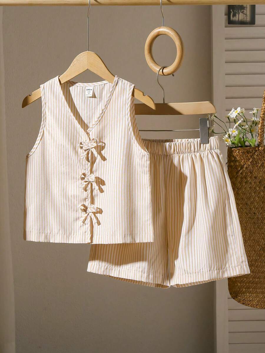 两件套少女无袖条纹梭织上衣和松紧腰宽松休闲短裤套装，夏季