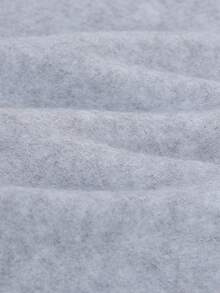 两件套女童休闲蝴蝶结图案圆领卫衣搭配黑色喇叭裤，时尚百搭的灰色秋冬套装