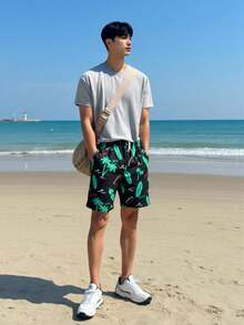 Short causal de playa para hombre, estampado de palmeras, talle de cintura natural con cordón, bolsillos frontales funcionales, tela de poliéster, apto para temporadas de primavera y verano, muy fresco y cómodo, ideal para ir a la playa o el uso casual. - Negro - Ver 6