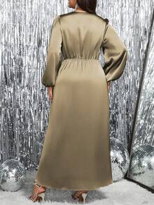 Roveilla 1件女士加大码纯色缎面优雅奢华派对宴会生日礼服，交叉裹身式上身，褶皱下摆，高开衩V领灯笼袖长款女装 - 卡其色 - 查看 2