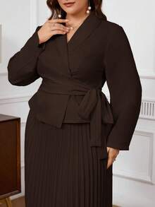 SHEIN Privé 加大码杏色褶裥西装领正装套装，不对称系带腰身，优雅柔软两件套：长款衬衫和褶裥中长裙 - 棕色 - 查看 7