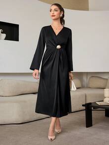 Modelyn Đầm nữ màu đen đính nút kim loại satin thời trang mới - màu đen - Xem 1