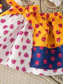 SHEIN Conjunto de 2 piezas de blusa de manga corta y falda con estampado floral lindo para niñas - Azul - Ver 6