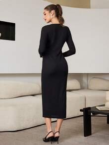 Modelyn 女士优雅V领撞色滚边长袖修身中长连衣裙，适合工作和通勤穿着。 - 黑色 - 查看 2