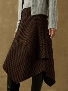 Nöista 这款女士海军蓝细条纹中长裙采用垂褶不对称设计，层次感十足。完美适用于办公室穿着、正式场合、时尚派对，优雅的裙摆为春假装扮增添精致感，是女士服装的理想之选，融合了现代设计风格。 - 巧克力棕 - 查看 3