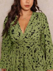 Elaquor 大码优雅印花V领灯笼袖连衣裙，休闲秋季款 - 綠色 - 查看 7