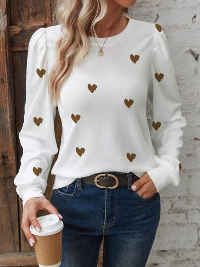 EMERY ROSE Modisches, lässiges neues T-Shirt mit weißer Basis und Herzprint