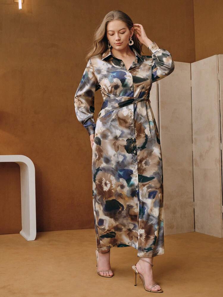 Elegante abito in tessuto lavorato con stampa tie-dye e dettaglio in foil sulla vita, per taglie comode, abito floreale, outfit primaverile