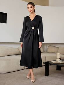 Modelyn Đầm nữ màu đen đính nút kim loại satin thời trang mới - màu đen - Xem 3