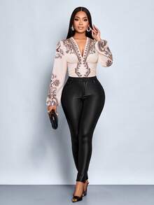 SOLERSUN 秋冬女装：优雅休闲，适合日常穿着。杏色和棕色印花设计。梭织无弹面料。V领。长袖。灯笼袖。褶裥袖口。前后褶裥。上衣/衬衫。 - 杏色 - 查看 4