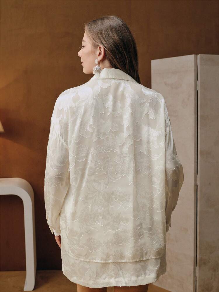 Valentine Plus Size Women Floral Applique Turndown Collar Single-Breasted Shirt And Mini Skirt Suit, Fashionable For Commuting