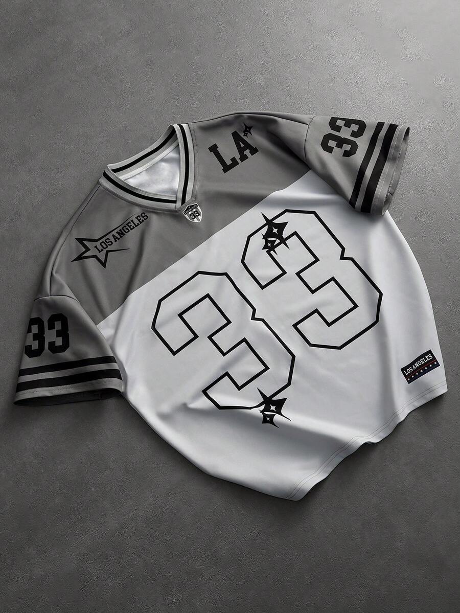 PAVTROS 男士V领数字印花休闲短袖T恤，男款，宽松，最佳，男友风，夏季，度假，Y2K，复古，朋友风，罗纹V领和领口，饰有超大数字“33”的宽松短袖衬衫 - 彩色 - 查看 1