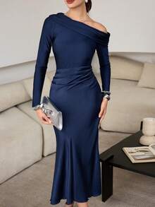 Modelyn Women's Blue High-Quality Oblique Shoulder Knitted Long Sleeve Patchwork Pleated Cinched Waist Dress - Blue - View 3