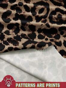 SHEIN Essnce 2 sztuki/zestaw Plus Size Damska koszulka z długim rękawem i nadrukiem w panterkę oraz sukienka typu slip, swobodny strój wakacyjny, jesień/zima